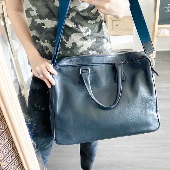 🧤SOLD🧤Barneys New York Leather Navy Blue Briefca - Picture 8 of 8